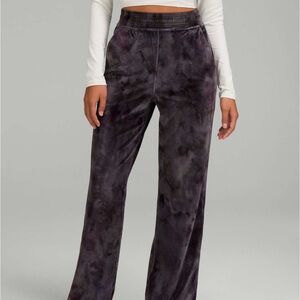 NWOT Lululemon Velour Relaxed High-Rise Pant